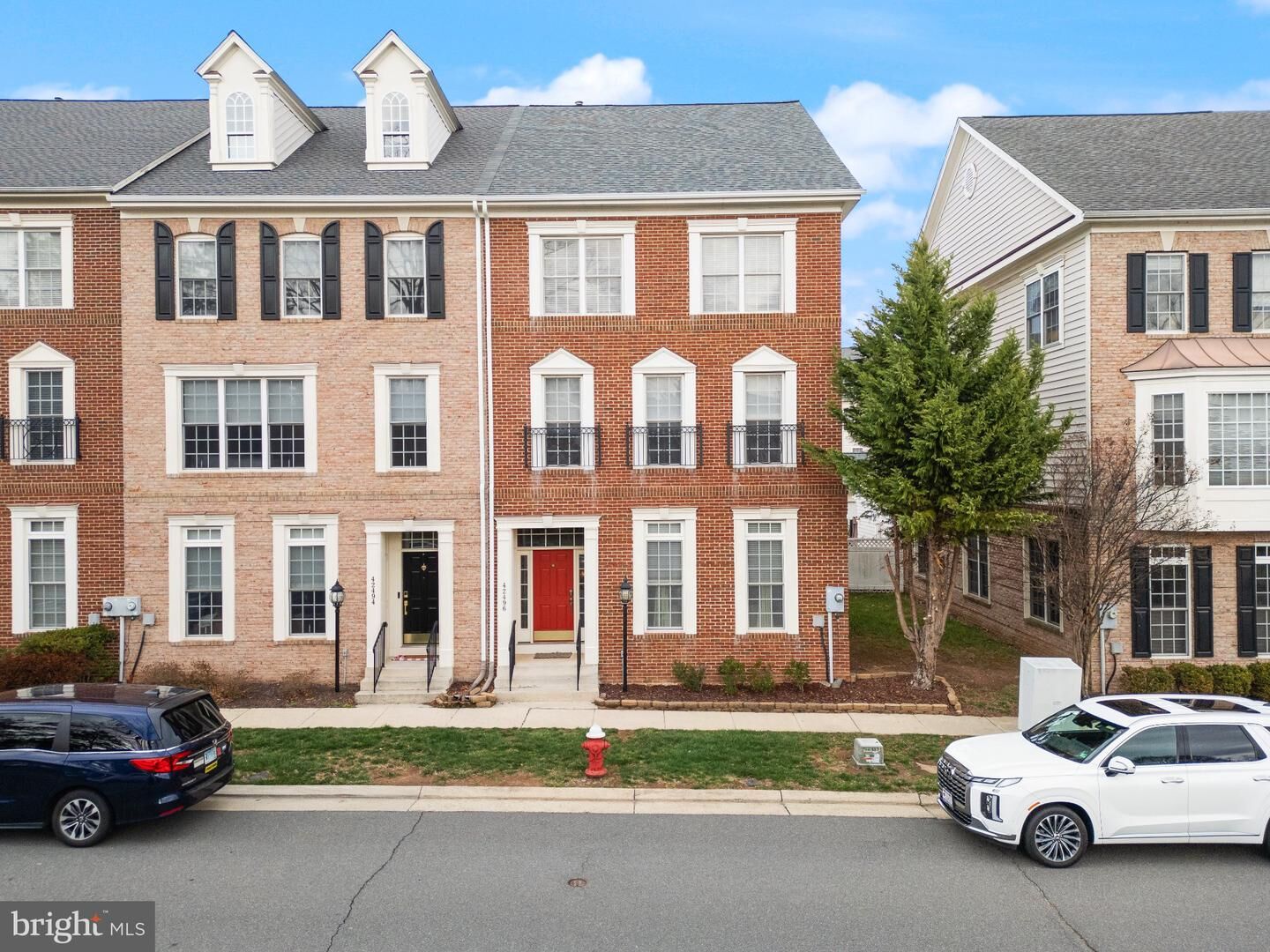 Property Photo: 42496 Legacy Park Drive VA 20148