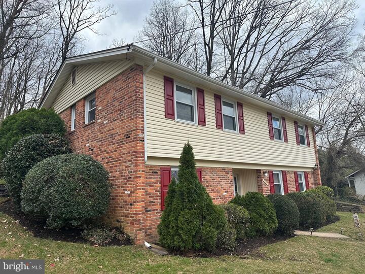 Property Photo: 3812 Tall Oak Court VA 22003