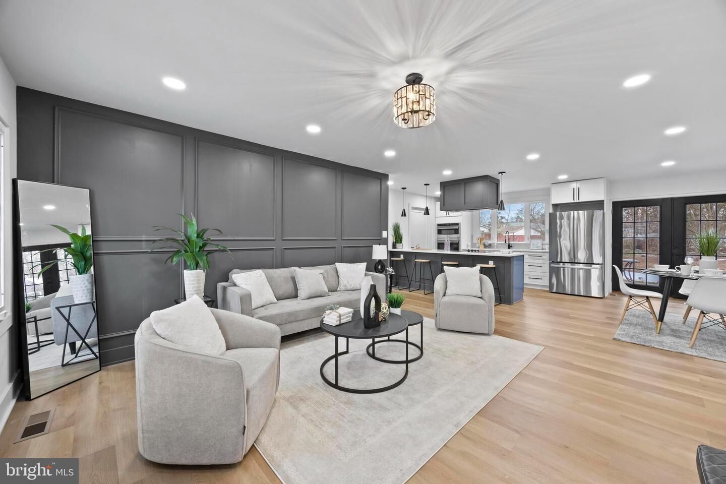 Property Photo: 708 W Jasper Court VA 20164