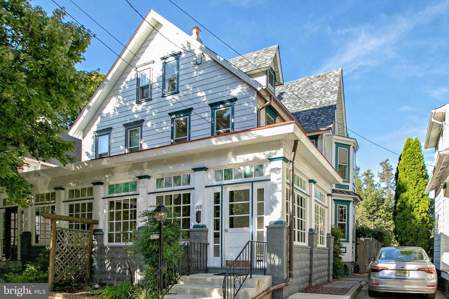 Property Photo:  208 S Atlantic Avenue  NJ 08033 