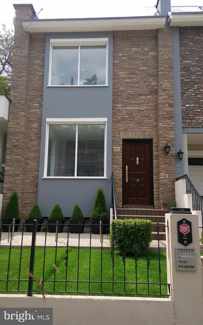 Property Photo:  1105 Morse Street NE  DC 20002 