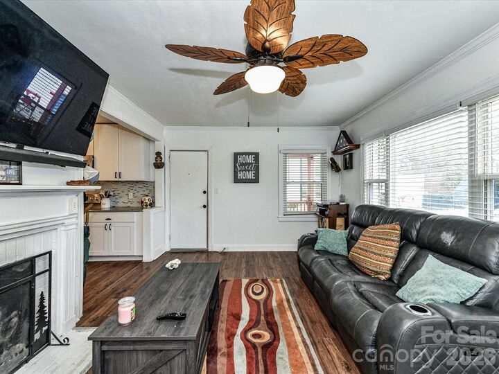 Property Photo:  1240 Skyview Road  NC 28208 