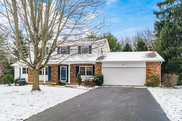 Property Photo:  809 Colony Court  OH 43235 