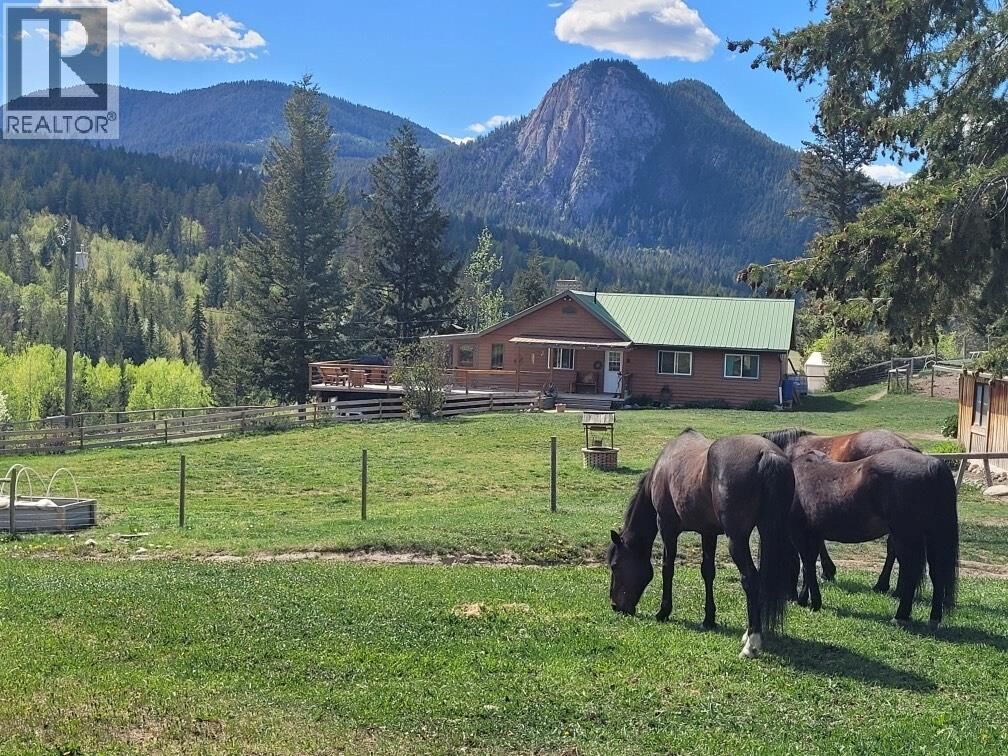 Property Photo: 2865 Hale-Vinnie Road BC V0E 3E0