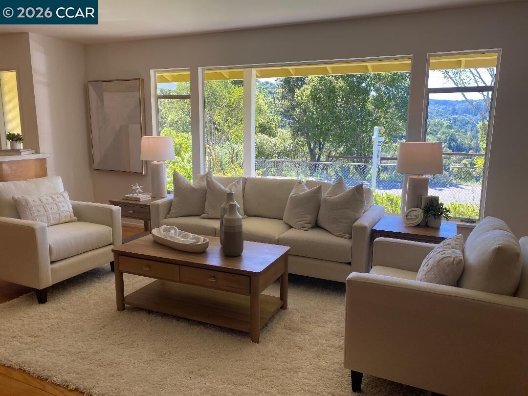 Property Photo:  225 Ridgeway Avenue  CA 94930 