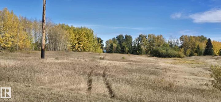 Property Photo:  9 Bechthold Bay 104, 191054 Twp 852  AB T0A 0M0 