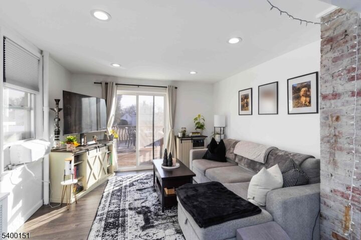 Property Photo:  34 Ashwood Ave 2  NJ 07901 