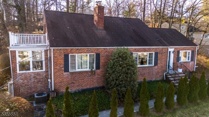 Property Photo:  64 Greenwood Ave  NJ 07052 