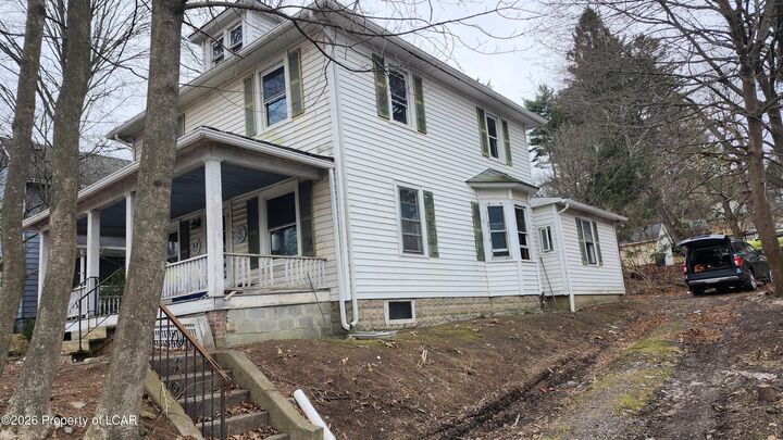 Property Photo:  142 Franklin Street  PA 18612 