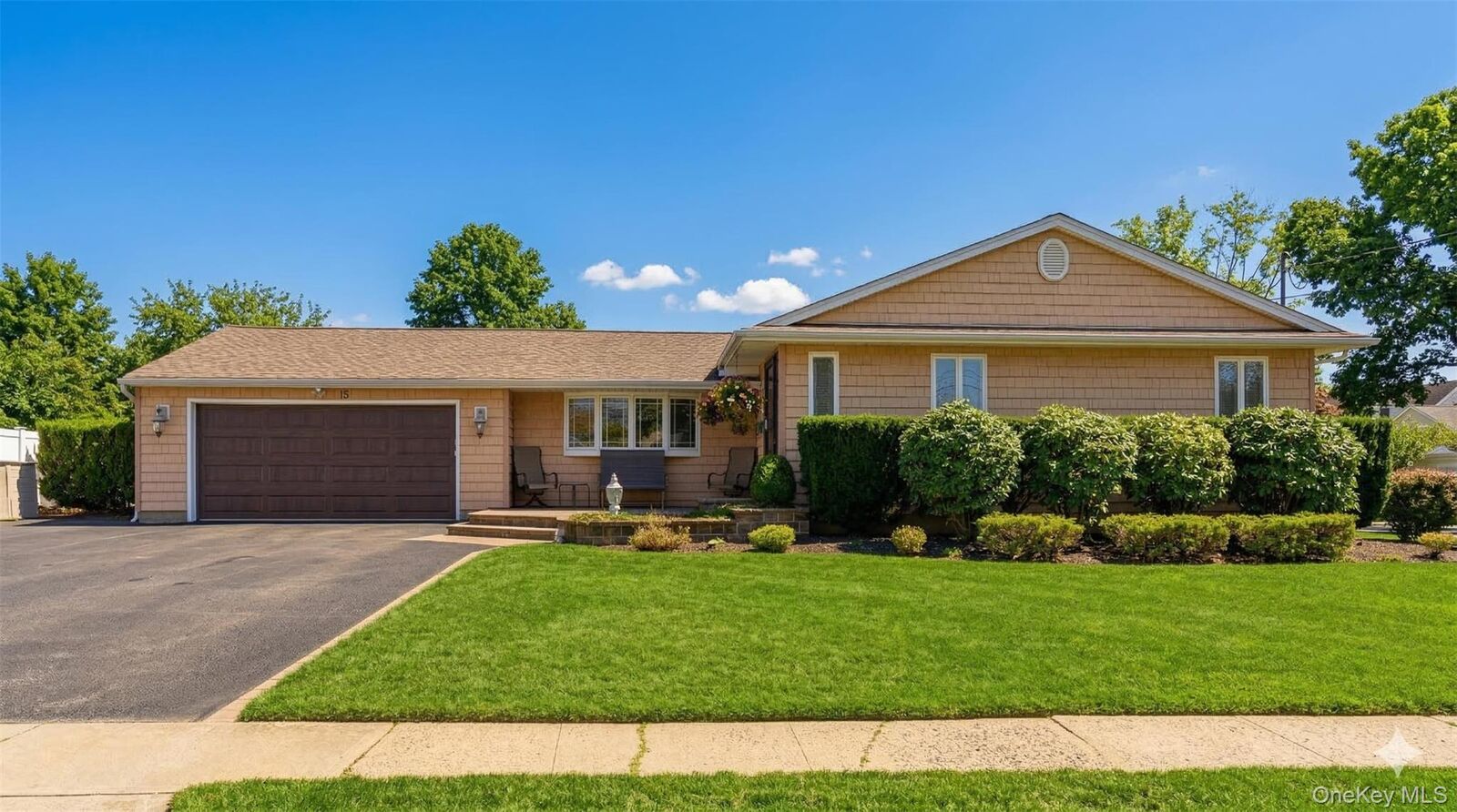 Property Photo:  15 Leeward Lane  NY 11725 