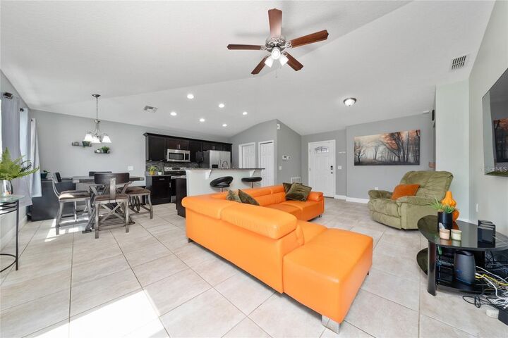 Property Photo:  340 Elderberry Court  FL 34759 