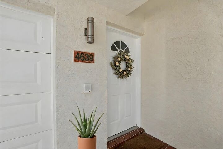 Property Photo: 4639 Mirabella Court FL 33706