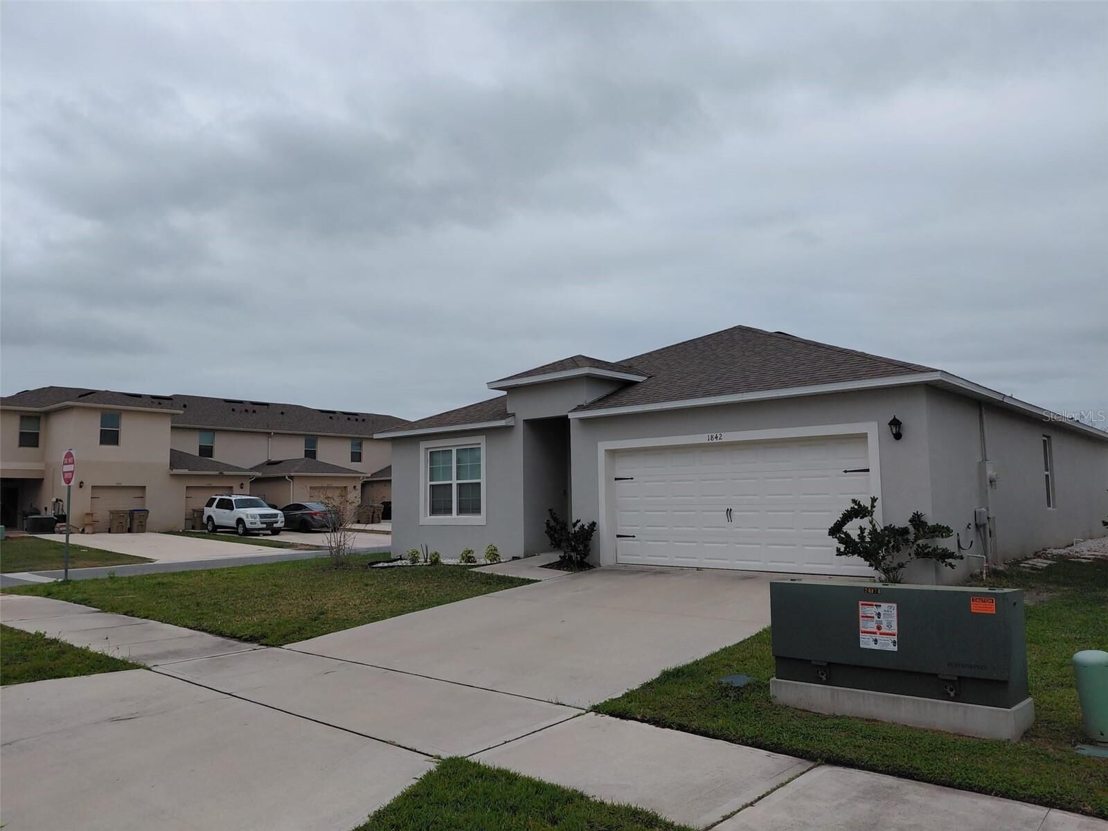 Property Photo:  1842 Egret Meadows Avenue  FL 34744 