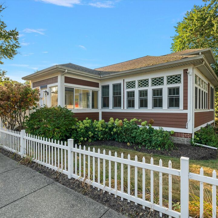 Property Photo:  202 Oak Street  MI 49090 
