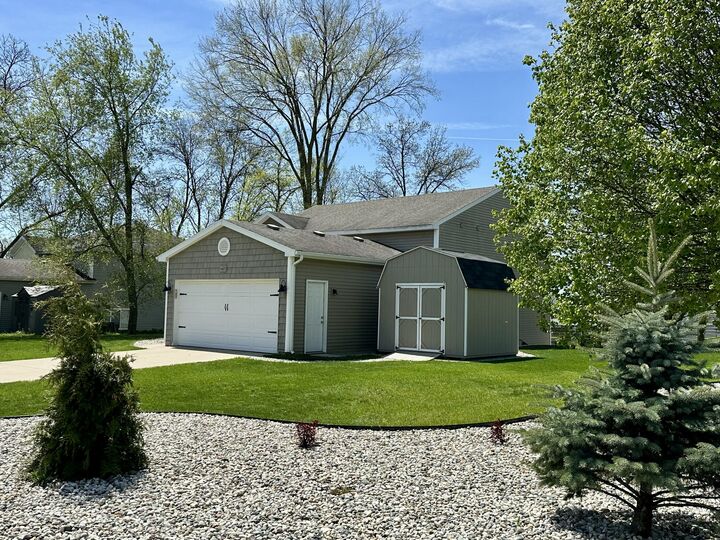 Property Photo:  1627 Hamlet Drive  MI 49331 