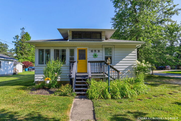 Property Photo: 658 Allegan Street MI 49453