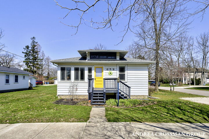 Property Photo: 658 Allegan Street MI 49453