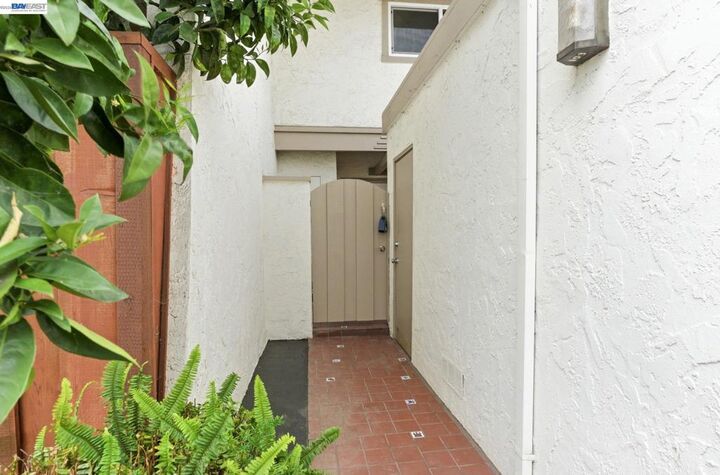 Property Photo: 10439 Mary Ave CA 95014