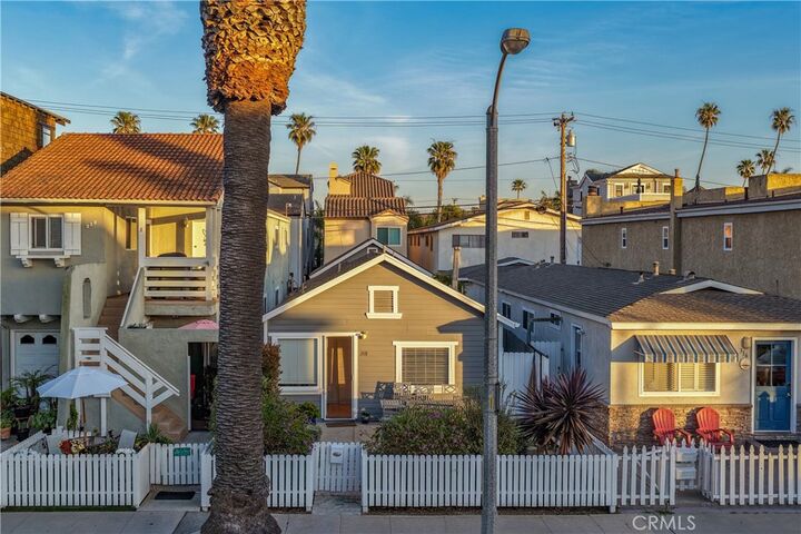 Property Photo:  318 8th Street  CA 92648 