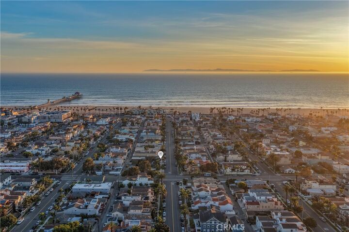 Property Photo:  318 8th Street  CA 92648 