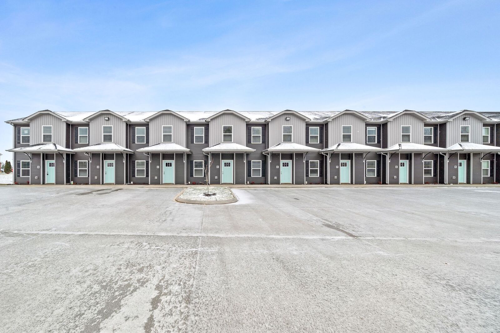 Property Photo:  823 Professional Park Dr C  TN 37040 