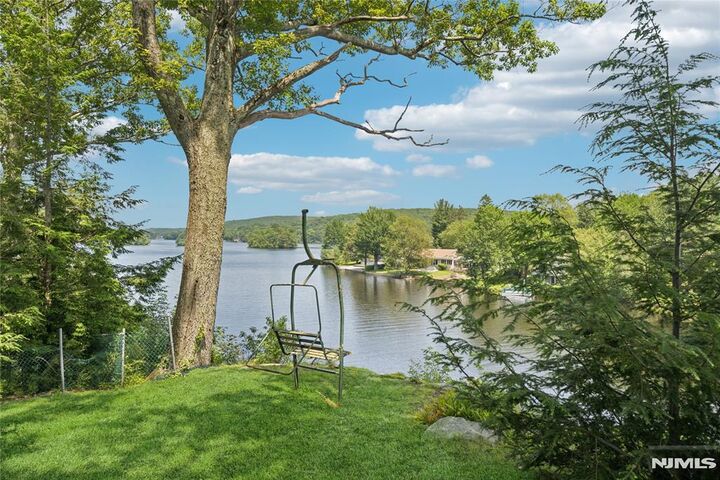 Property Photo:  42 Witte Road  NJ 07421 