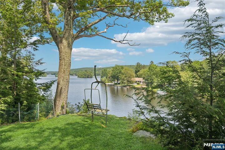 Property Photo:  42 Witte Road  NJ 07421 