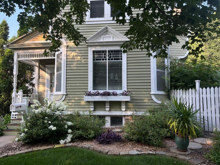 Property Photo:  831 Central Avenue  MN 55066 