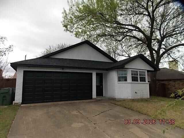 Property Photo:  5225 Livermore Drive  TX 76017 