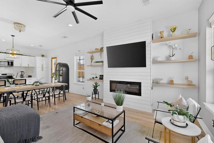 Property Photo:  3889 Sam Circle  TX 75233 