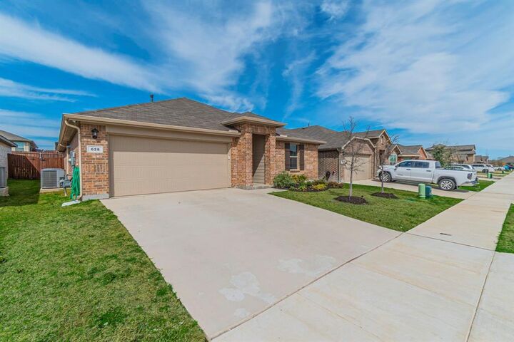 Property Photo:  628 Spaulding Street  TX 76247 