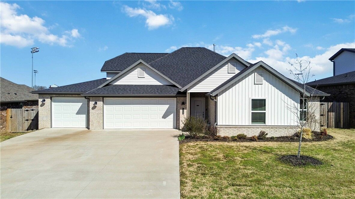 Property Photo: 108 Phyllis Farm Road AR 72753