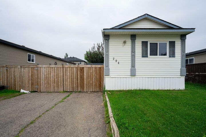 284 Caouette Crescent — photo 1