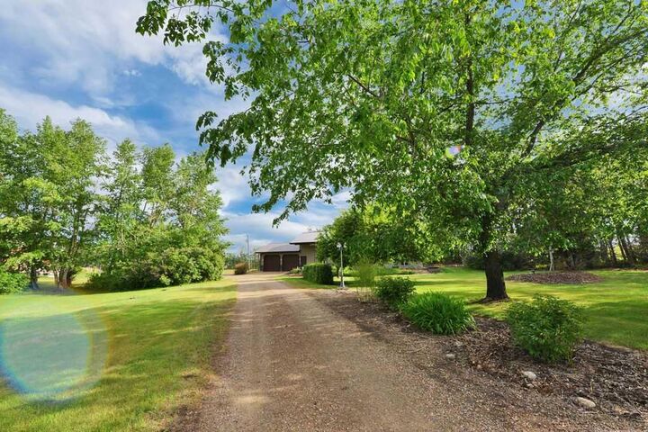 Property Photo: 27137 Highway 42 AB T0M 1R0