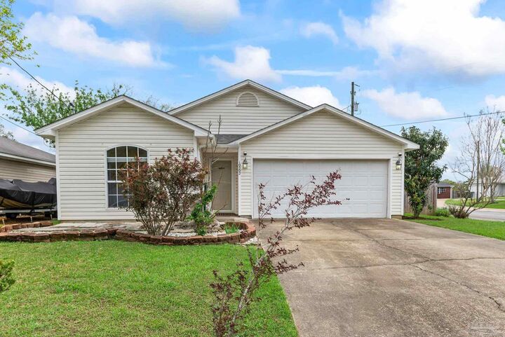 Property Photo:  10502 Senegal Dr  FL 32534 