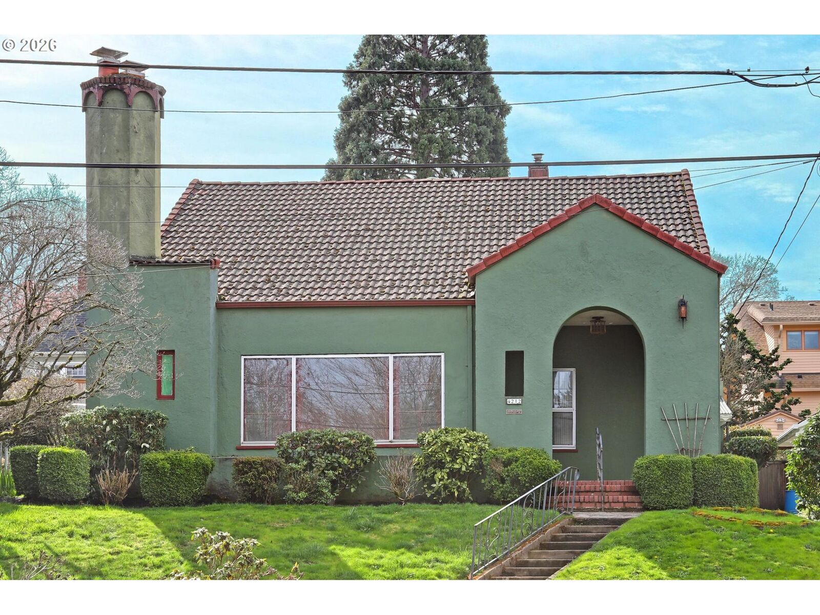 Property Photo:  4212 E Burnside St  OR 97215 