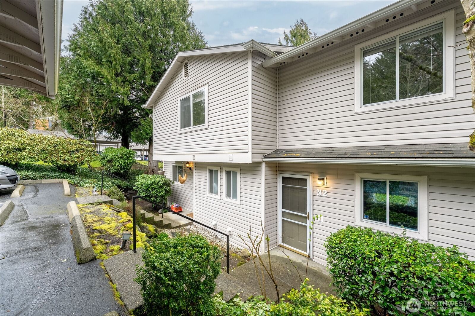 Property Photo:  18910  Bothell Everett Highway N2  WA 98012 