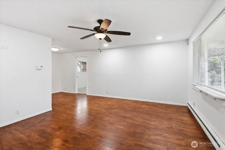 Property Photo:  4404 SE 3rd Place  WA 98059 