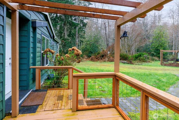 Property Photo:  1140  Sherwood Lane  WA 98253 