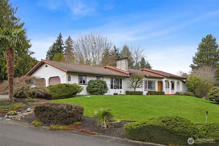 Property Photo: 13710 SE 251st Place WA 98042