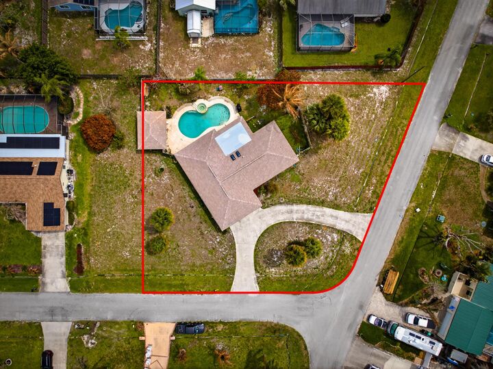 Property Photo:  882 SE Quiescent Lane  FL 34983 