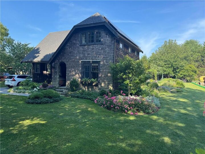 Property Photo:  68 Sachuest Way  RI 02842 