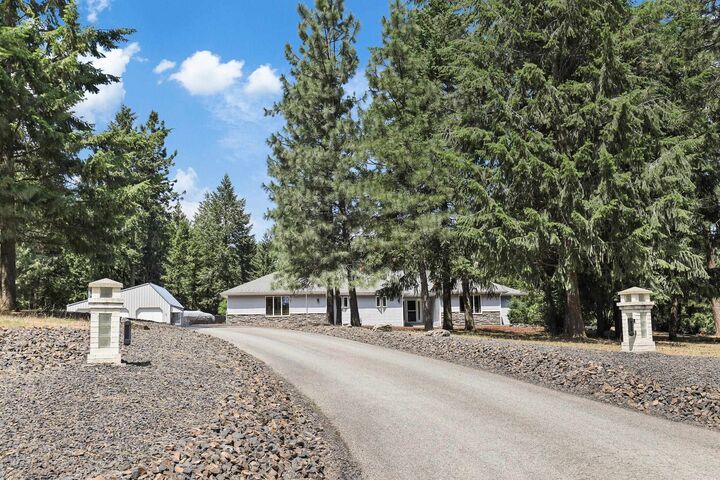 Property Photo:  6920 N Harvard Rd  WA 99025 