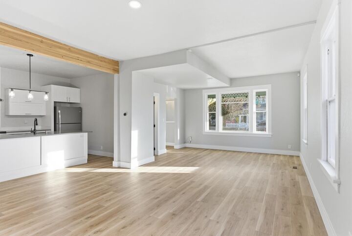 Property Photo:  613 E 9th Ave  WA 99202 