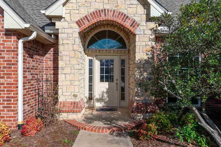 Property Photo:  1113 S Shumard  OK 74074 