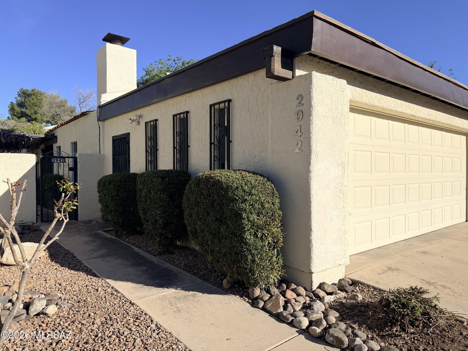 Property Photo:  2942 N Placita Nueva  AZ 85715 