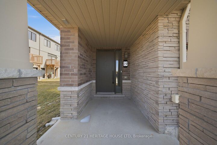 Property Photo:  19 Baskett Street  ON N3T 0W4 