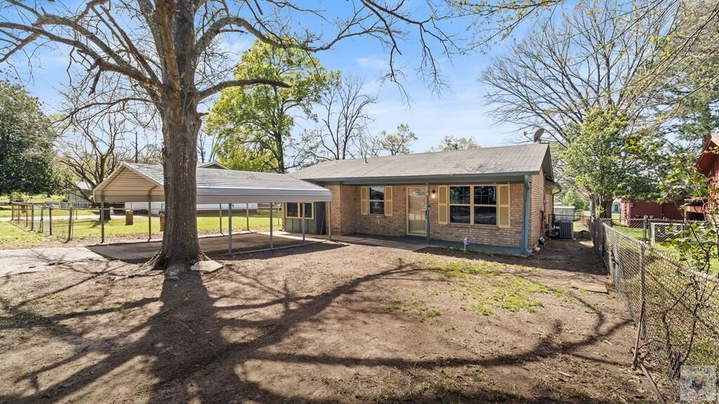 Property Photo:  3217 Beech  AR 71854 