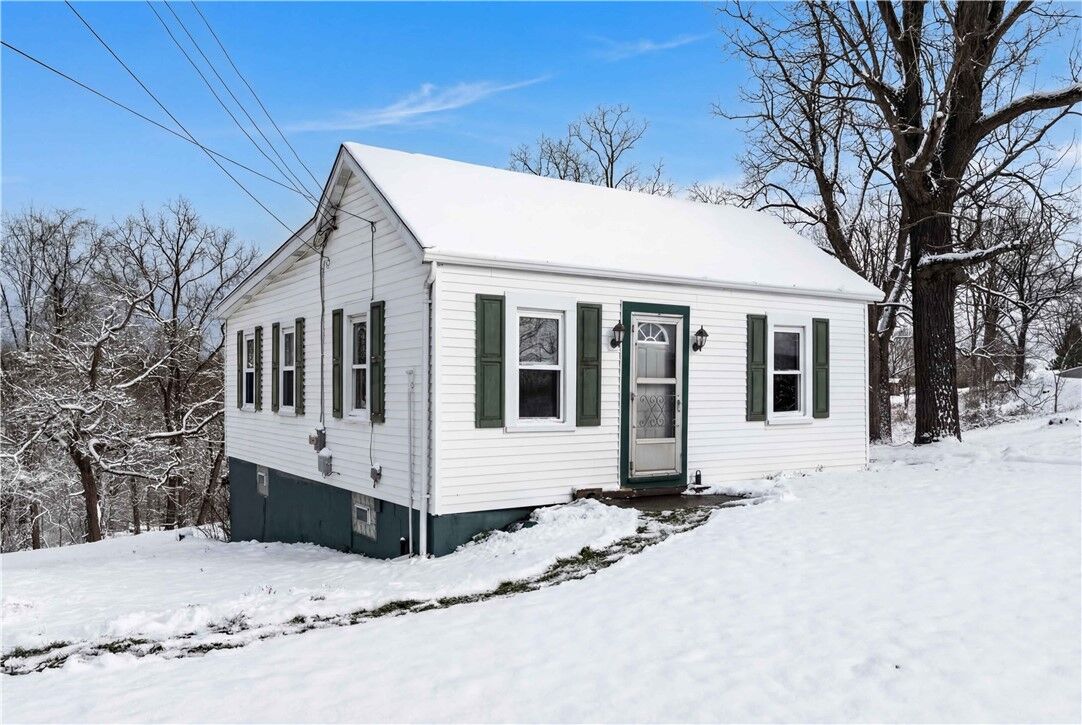 Property Photo:  1198 Morgan Rd  PA 15017 