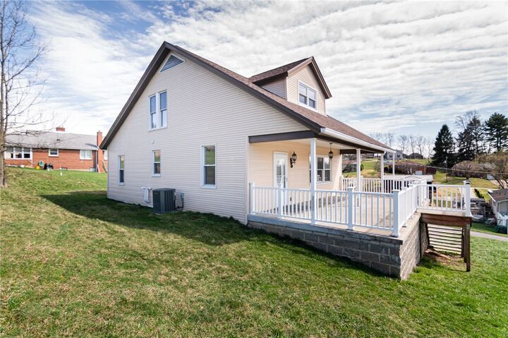 Property Photo:  2541 Clay Pike  PA 15642 